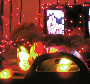 Davor Mezak featuring Jasna Zastavniković: Discohome, video-instalacija, galerija Miroslav Kraljević, 2002.