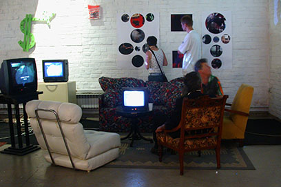 Instalacija Tri sobe, galerija SC, (s D. Friščićem i F.Rogićem), Zagreb, 2003.