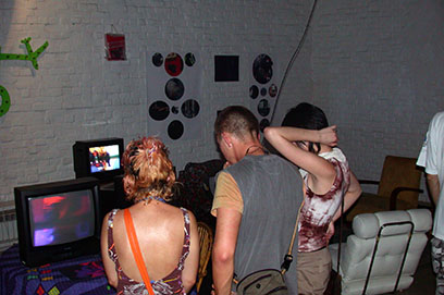 Instalacija Tri sobe, galerija SC, (s D. Friščićem i F.Rogićem), Zagreb, 2003.