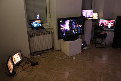 Davor Mezak i Marko Čubrilo   video-instalacija 'Turbo', galerija Nano i THT nagrada, MSU, 2013.