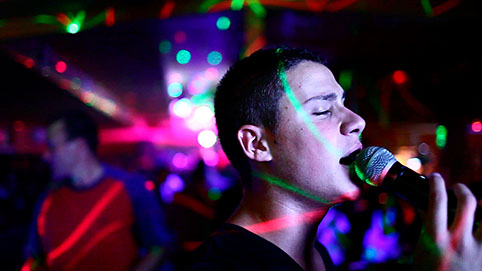 Davor Mezak i Marko Čubrilo   video-instalacija 'Turbo', galerija Nano i THT nagrada, MSU, 2013.